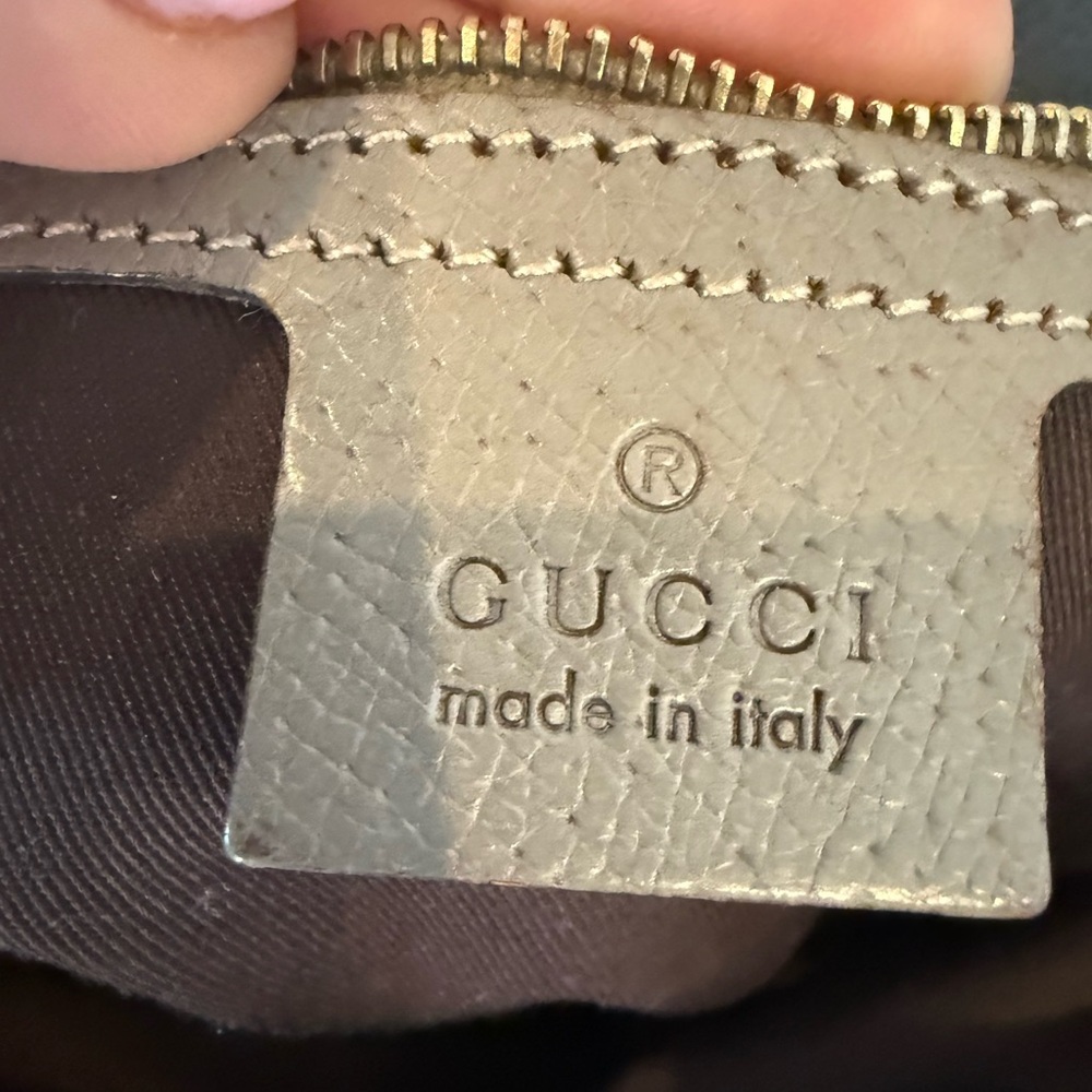 Gucci GG Canvas Bree Leather Line Crossbody Bag in light gray - Picture 3 of 14